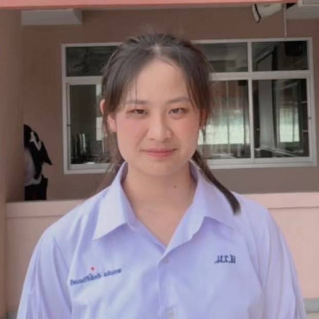 นางสาวพรนภัส ศักดิ์ศิริมนตรี